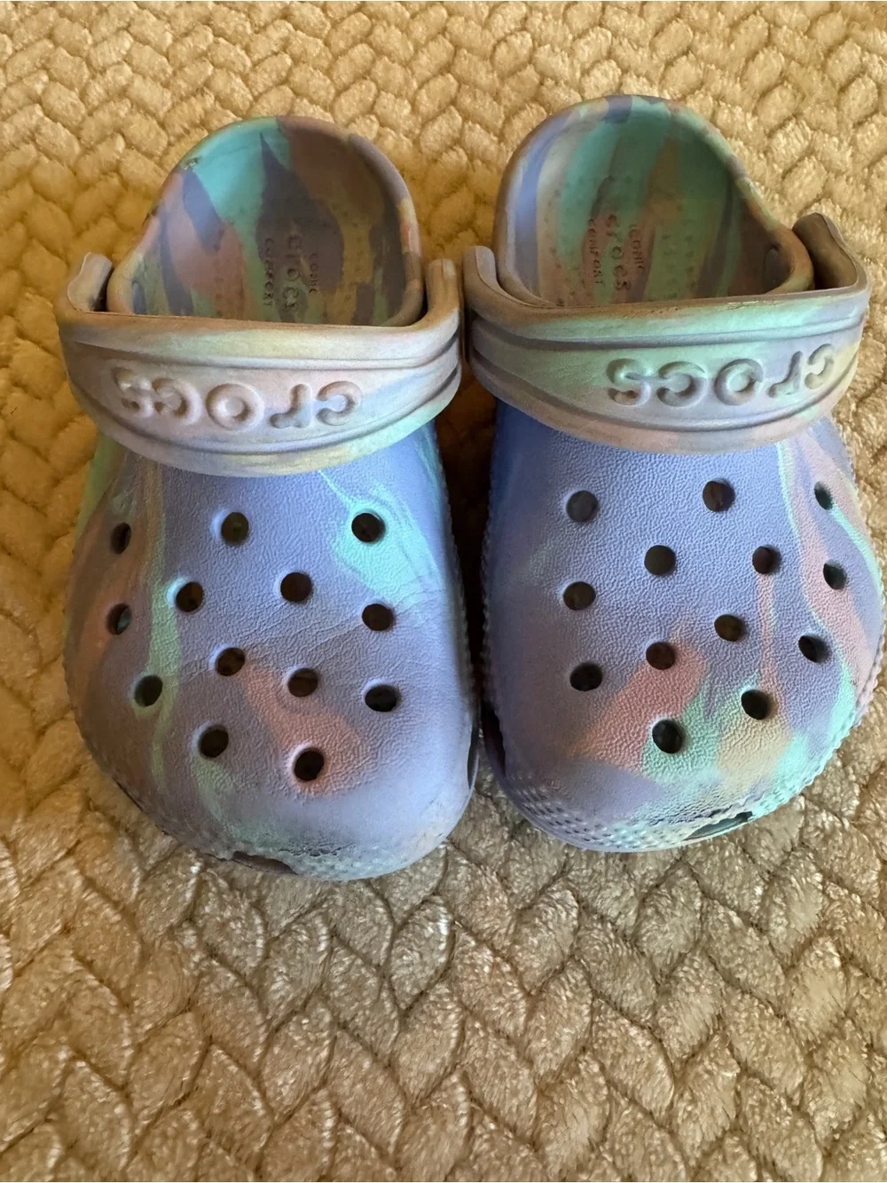 CROCS Kids' Iridescent Blue Lavender Clog Sandals Size 7
